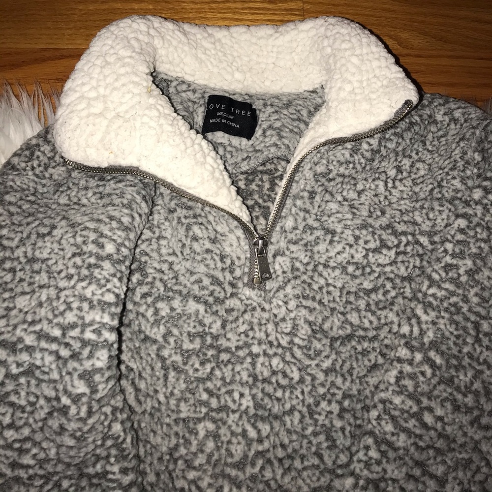 Fuzzy pullover - Picture 2 of 3